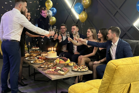 PARTY 18